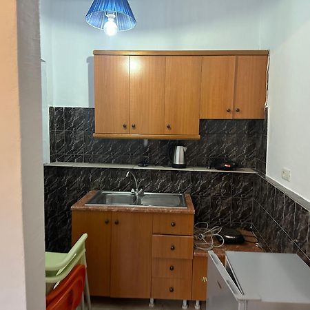 Lazari Rooms Himare Bagian luar foto
