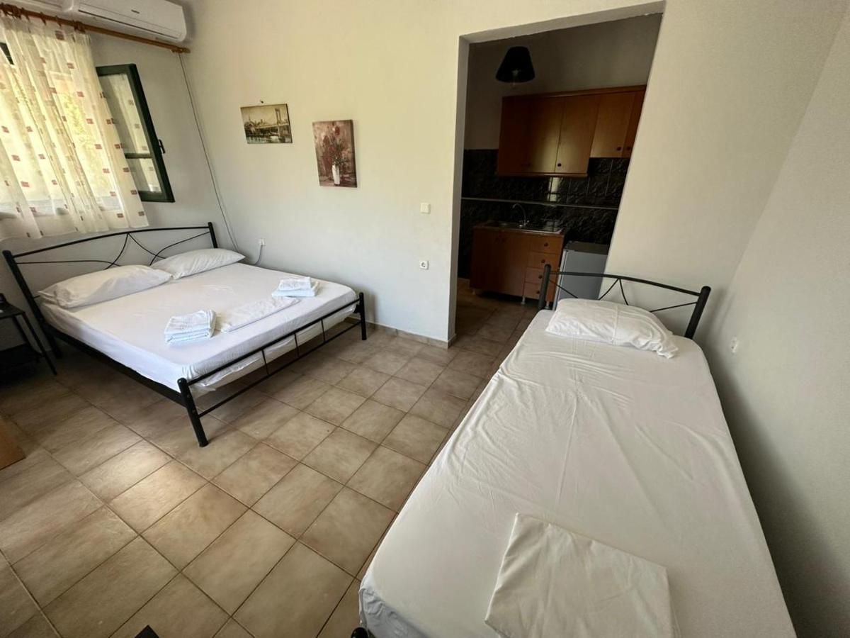 Lazari Rooms Himare Bagian luar foto