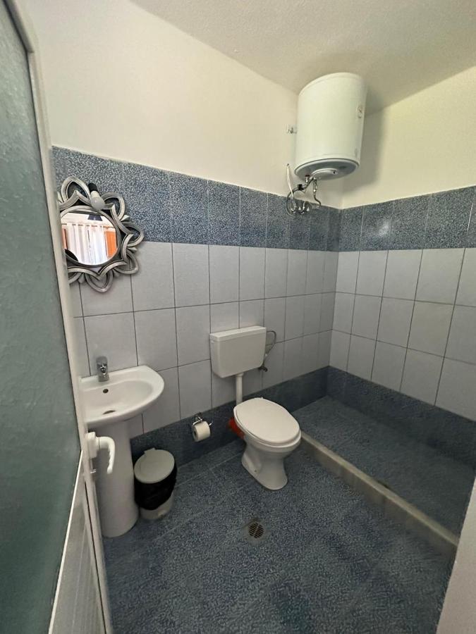 Lazari Rooms Himare Bagian luar foto