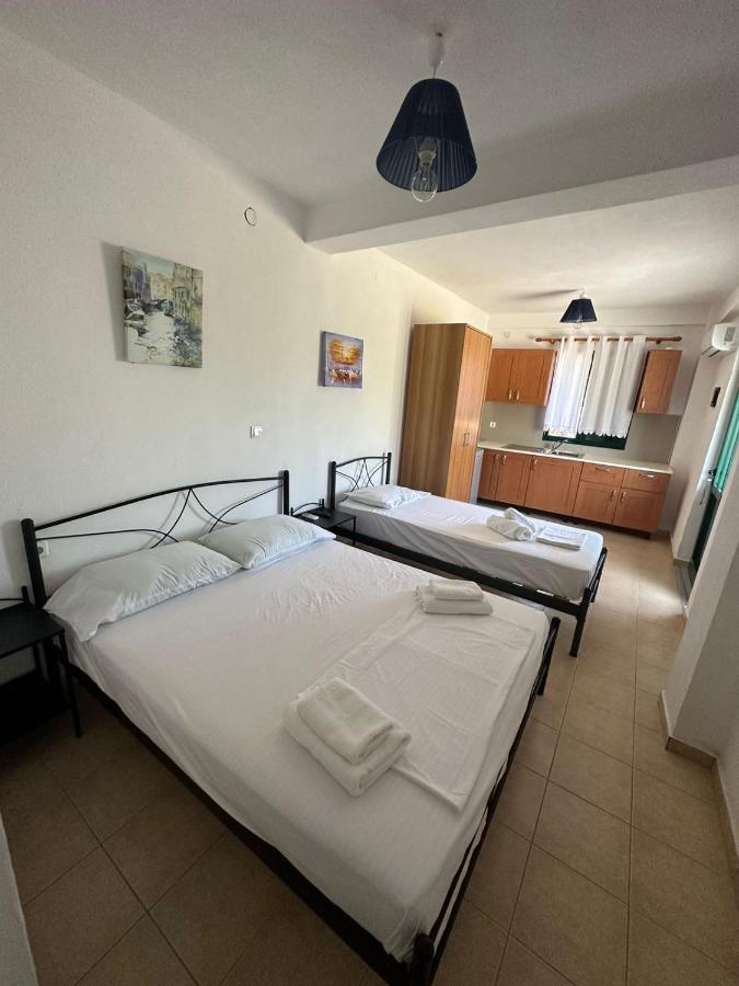 Lazari Rooms Himare Bagian luar foto